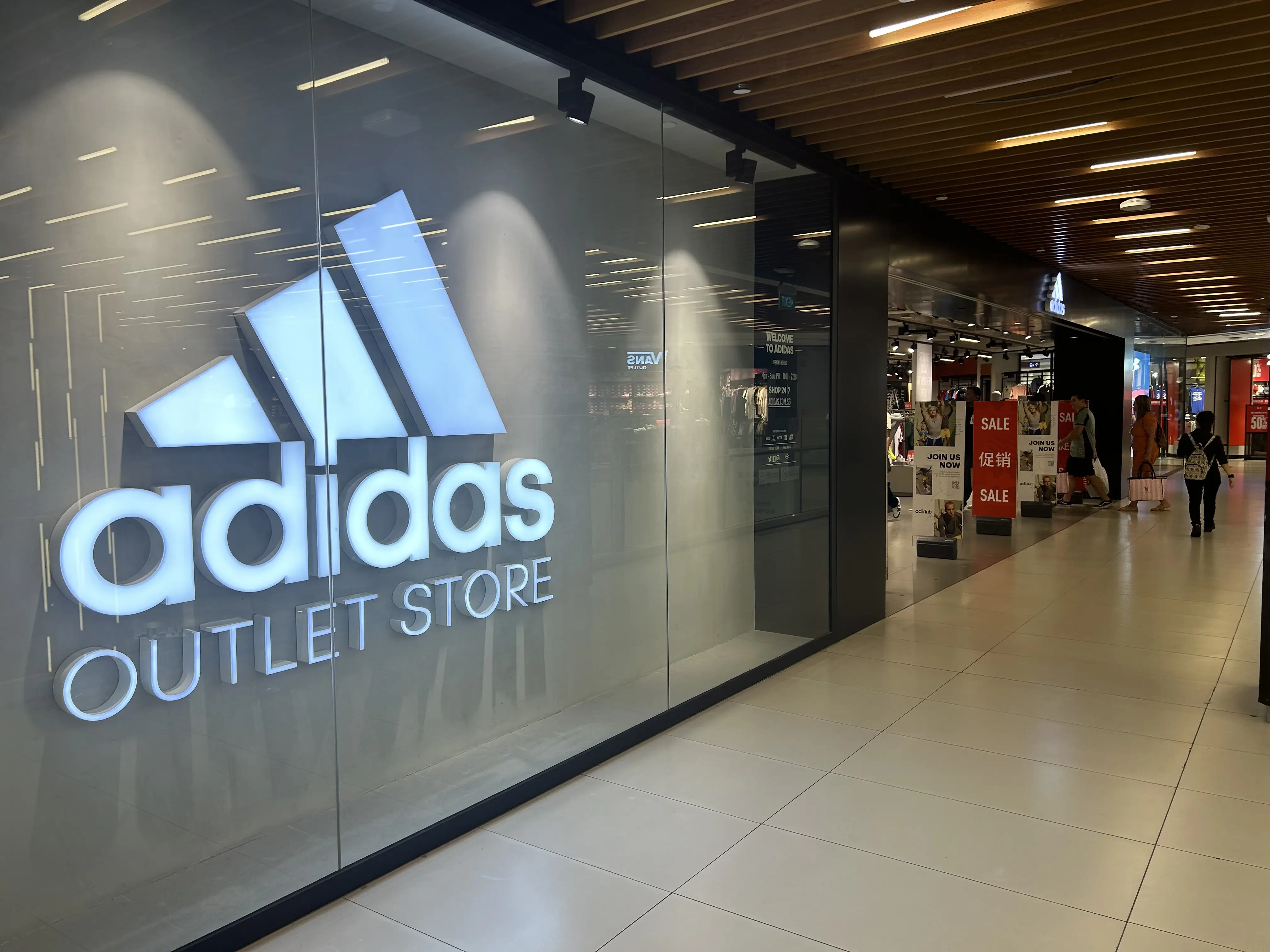IMM Adidas at level 2